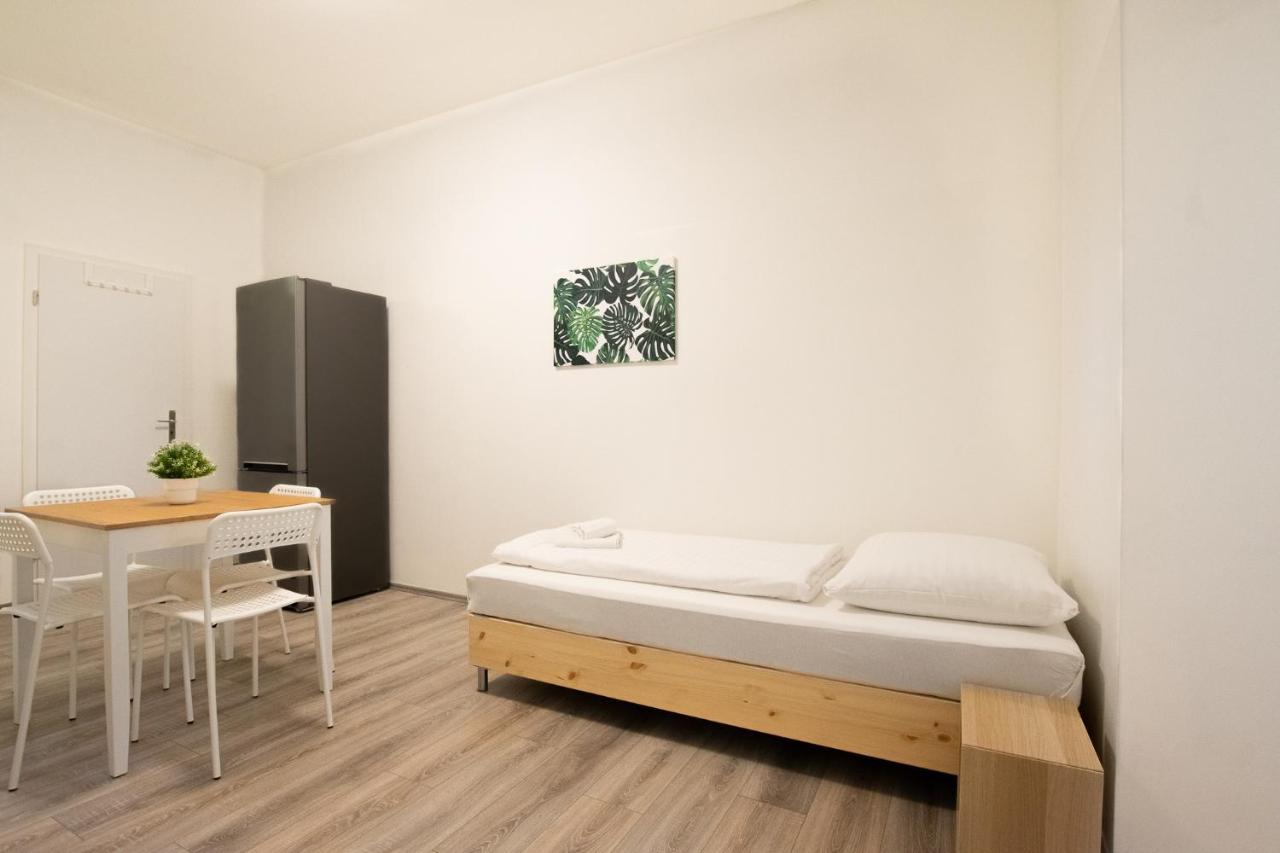 Raj Living - 1 Or 3 Room Apartments - 20 Min Messe Dus And Old Town Dus 杜塞尔多夫 外观 照片